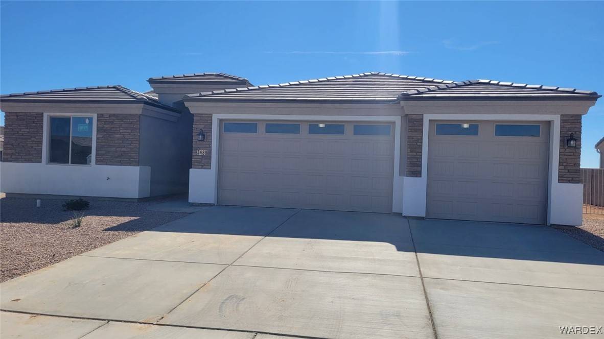 Kingman, AZ 86409,3488 E Double O DR