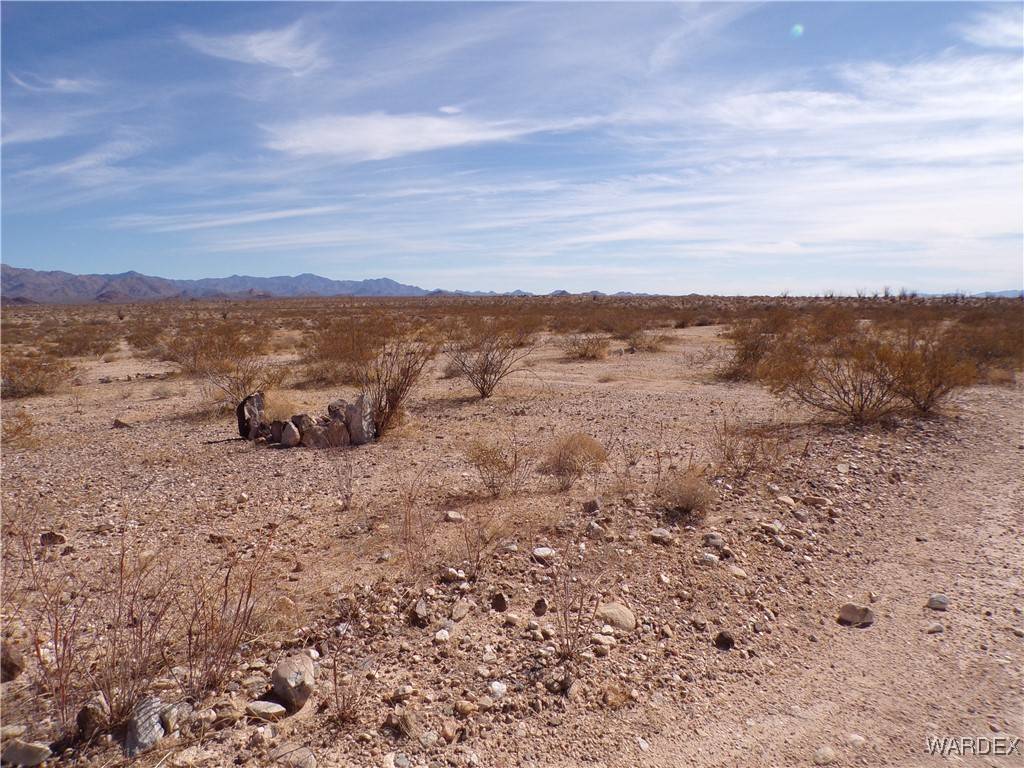 Yucca, AZ 86438,Lot 1 W Strait RD