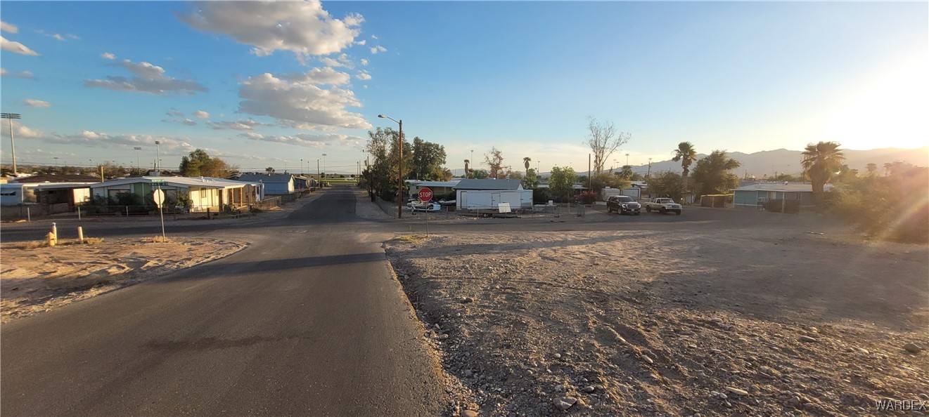 Bullhead City, AZ 86442,875 Swan DR