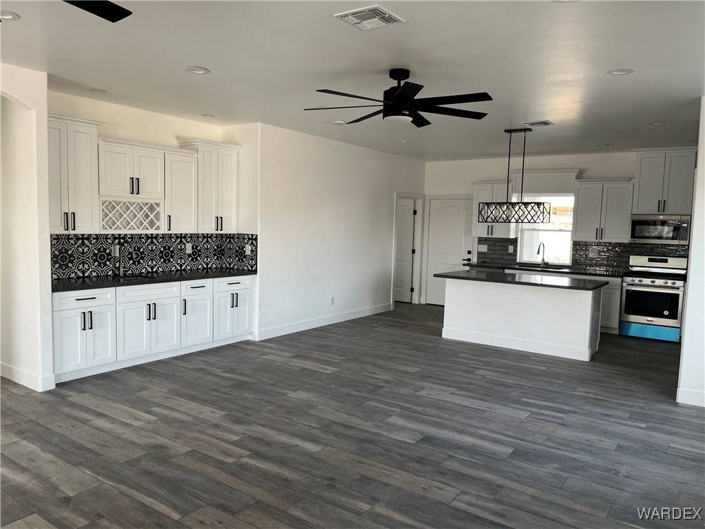 Bullhead City, AZ 86442,1115 Gemstone AVE