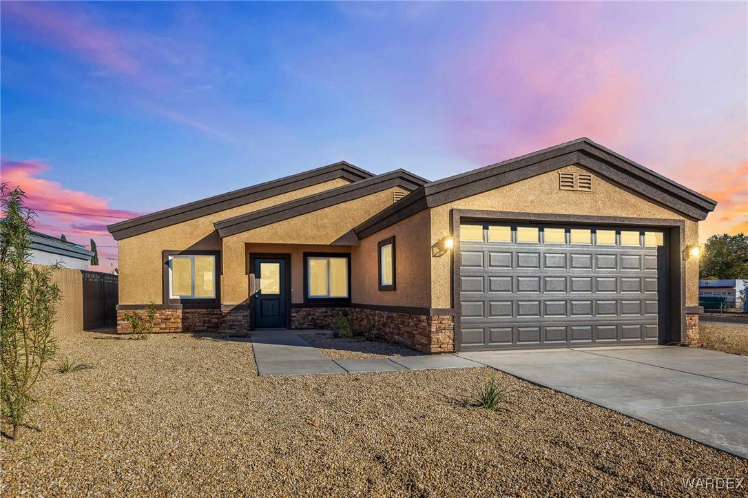 Kingman, AZ 86409,2215 E Devlin AVE