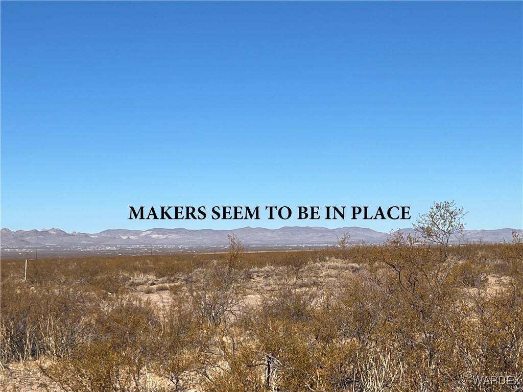 Golden Valley, AZ 86413,215-11-020 W Imperial DR