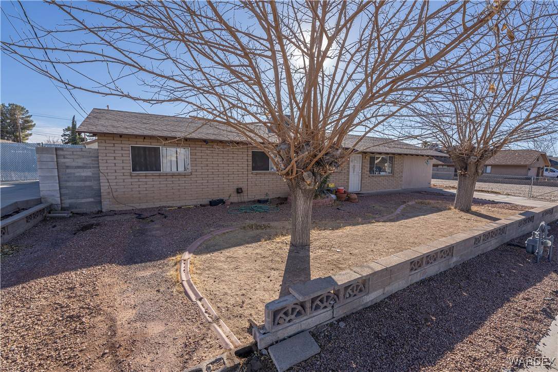 Kingman, AZ 86401,2818 Louise AVE