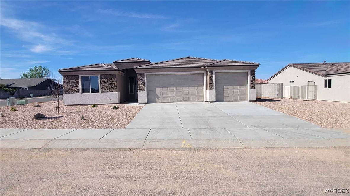 Kingman, AZ 86409,3381 E Double O DR