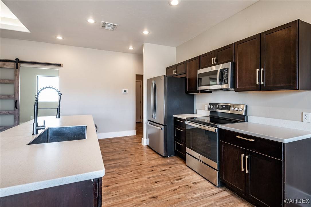 Golden Valley, AZ 86413,928 S Arivaca RD