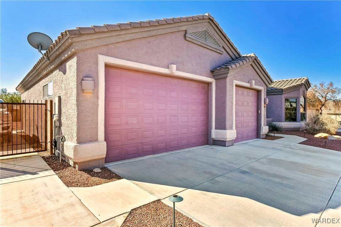 Bullhead City, AZ 86429,941 Talon Pointe DR