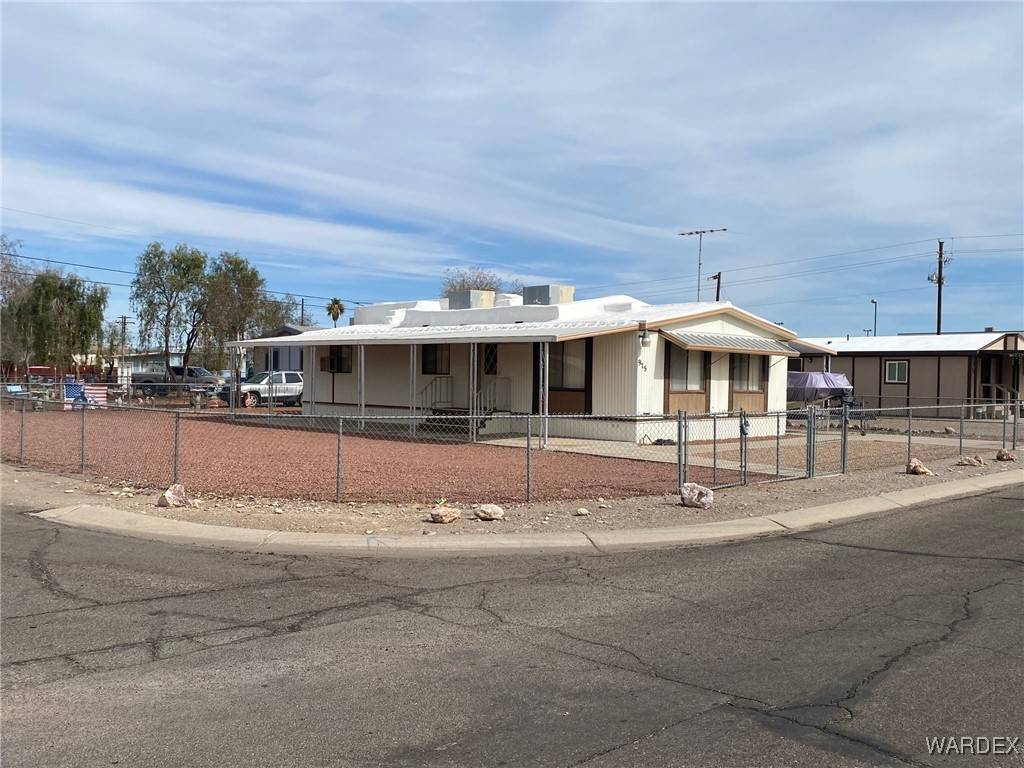 Bullhead City, AZ 86442,975 Surf Spray DR