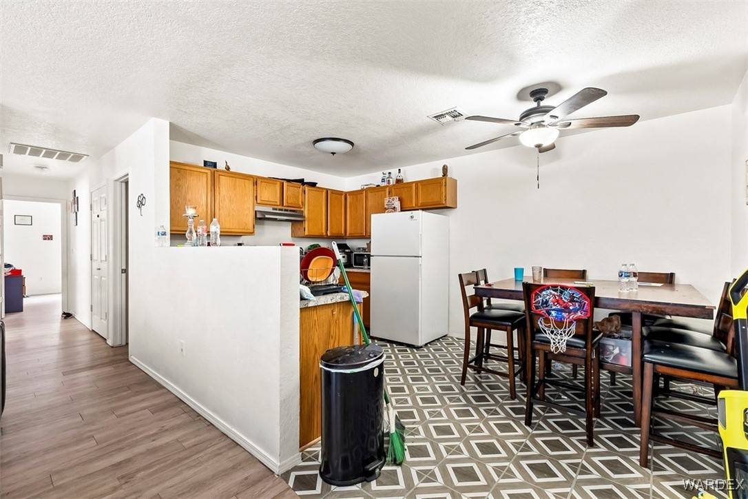 Bullhead City, AZ 86442,807 Gemstone AVE