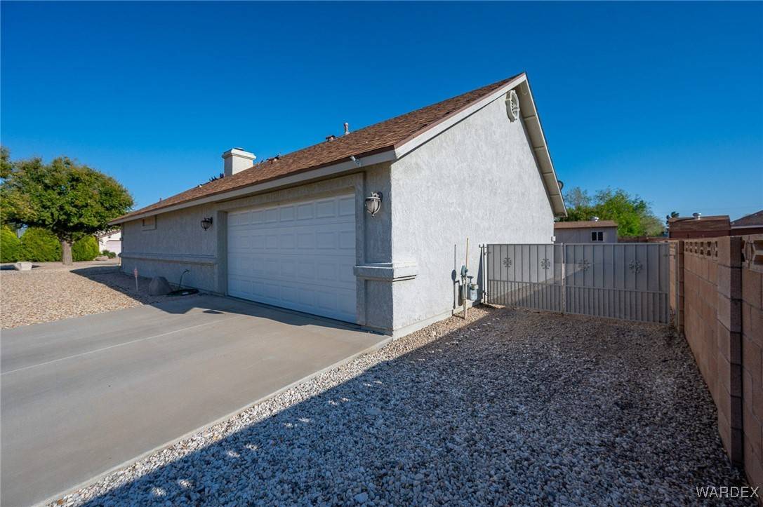 Kingman, AZ 86409,3816 E Snavely CV