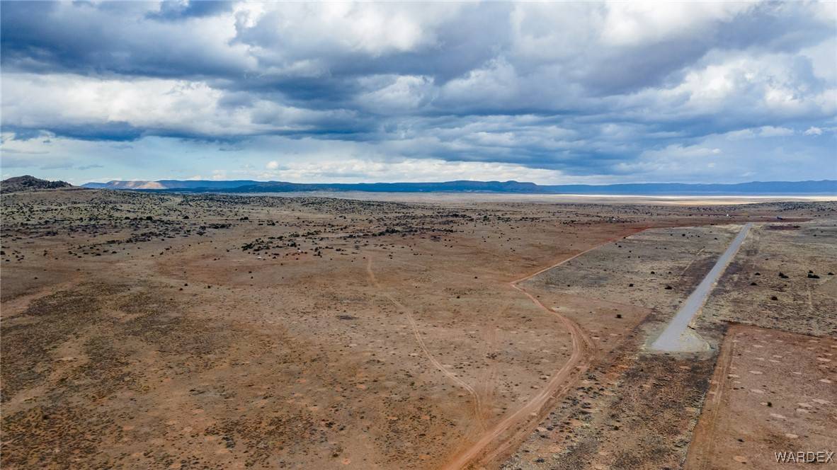 Seligman, AZ 86337,301-34-046 W Storms Bluff RD