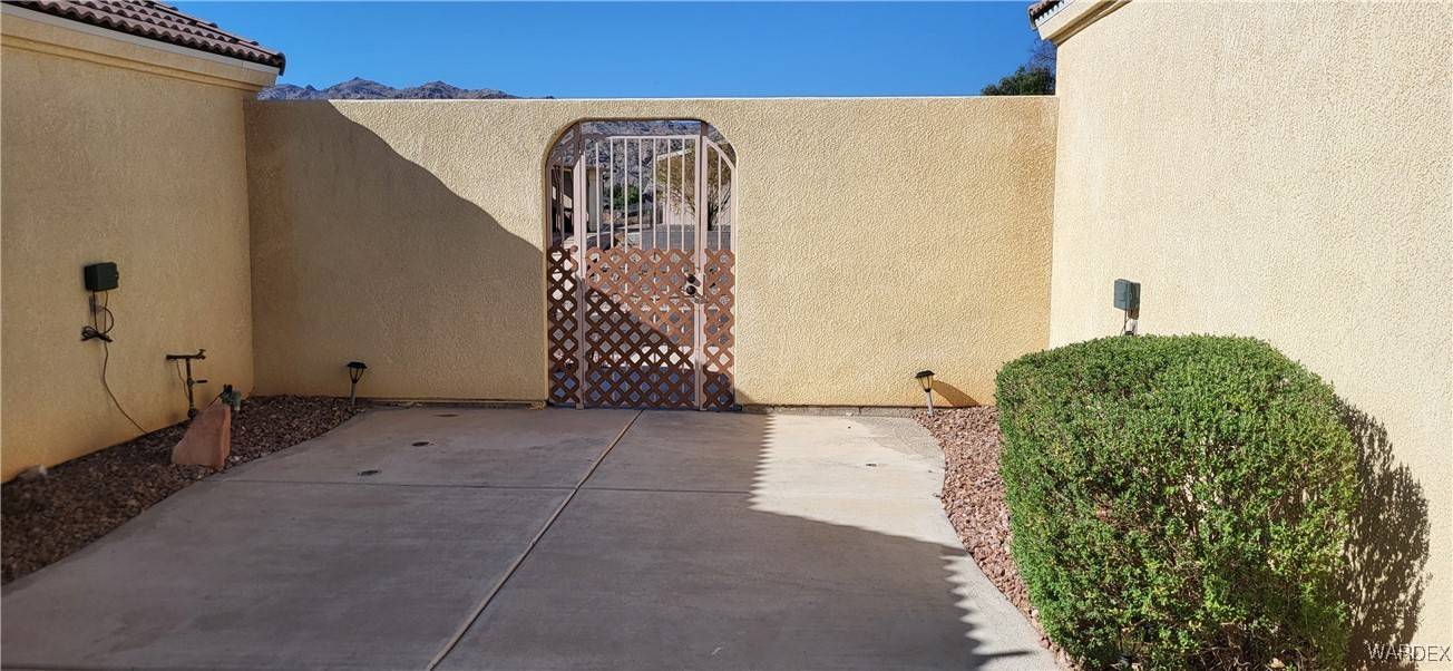 Bullhead City, AZ 86442,652 Holly ST