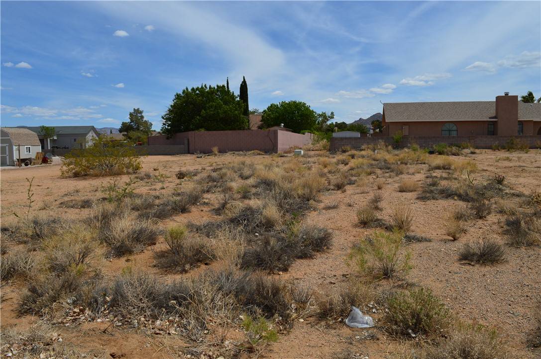 Kingman, AZ 86401,9608 N Pebble DR