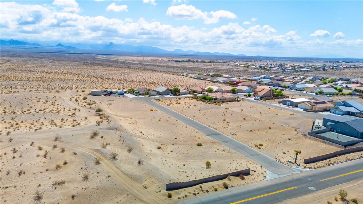 Fort Mohave, AZ 86426,2011 Mesa Amarilla WAY