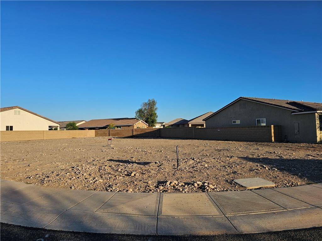 Bullhead City, AZ 86442,462 Wagon Wheel DR #105