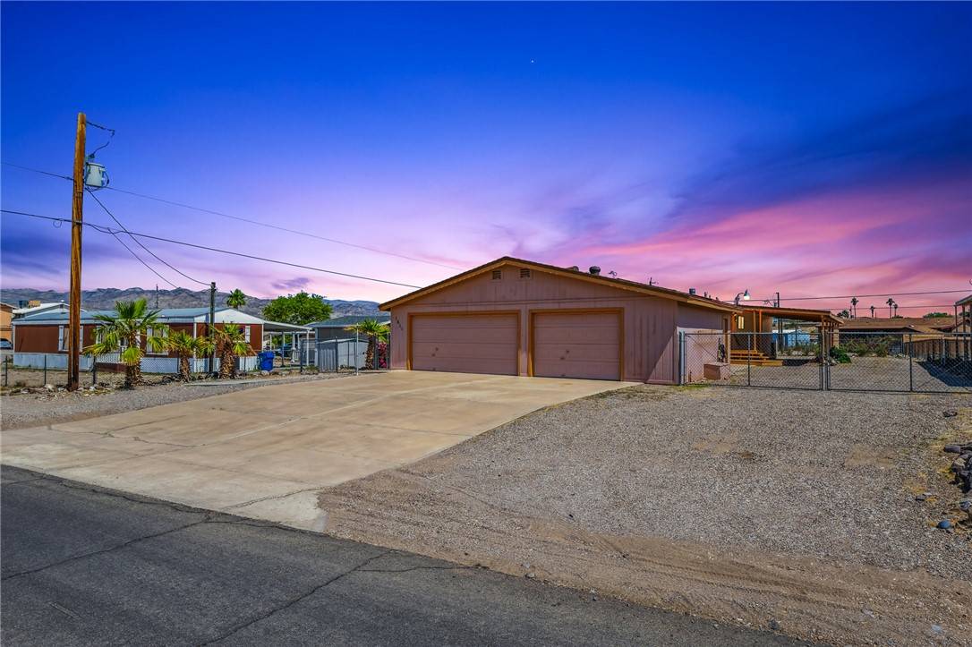 Bullhead City, AZ 86442,1611 Talc RD