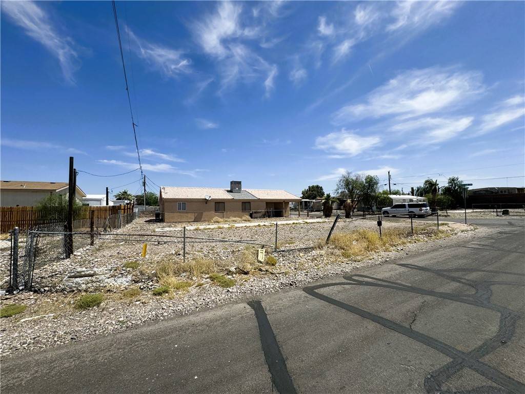 Bullhead City, AZ 86442,1967 Montclair DR