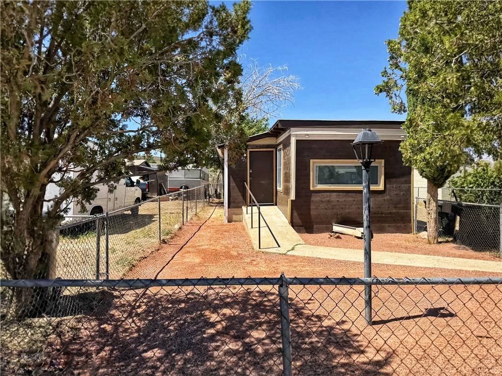 Kingman, AZ 86409,419/421/425 E Beverly AVE