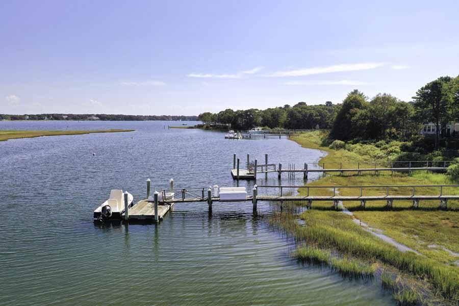 Osterville, MA 02655,25 Oyster Way