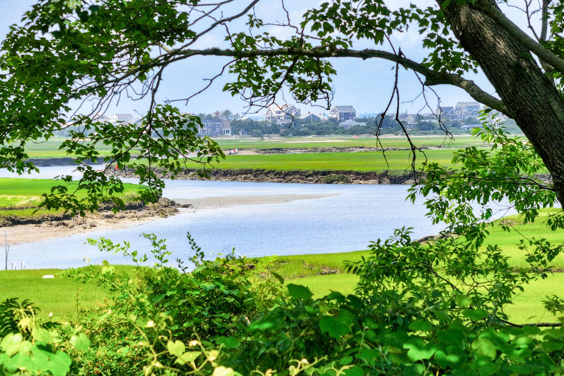 East Sandwich, MA 02537,10 Linden Road