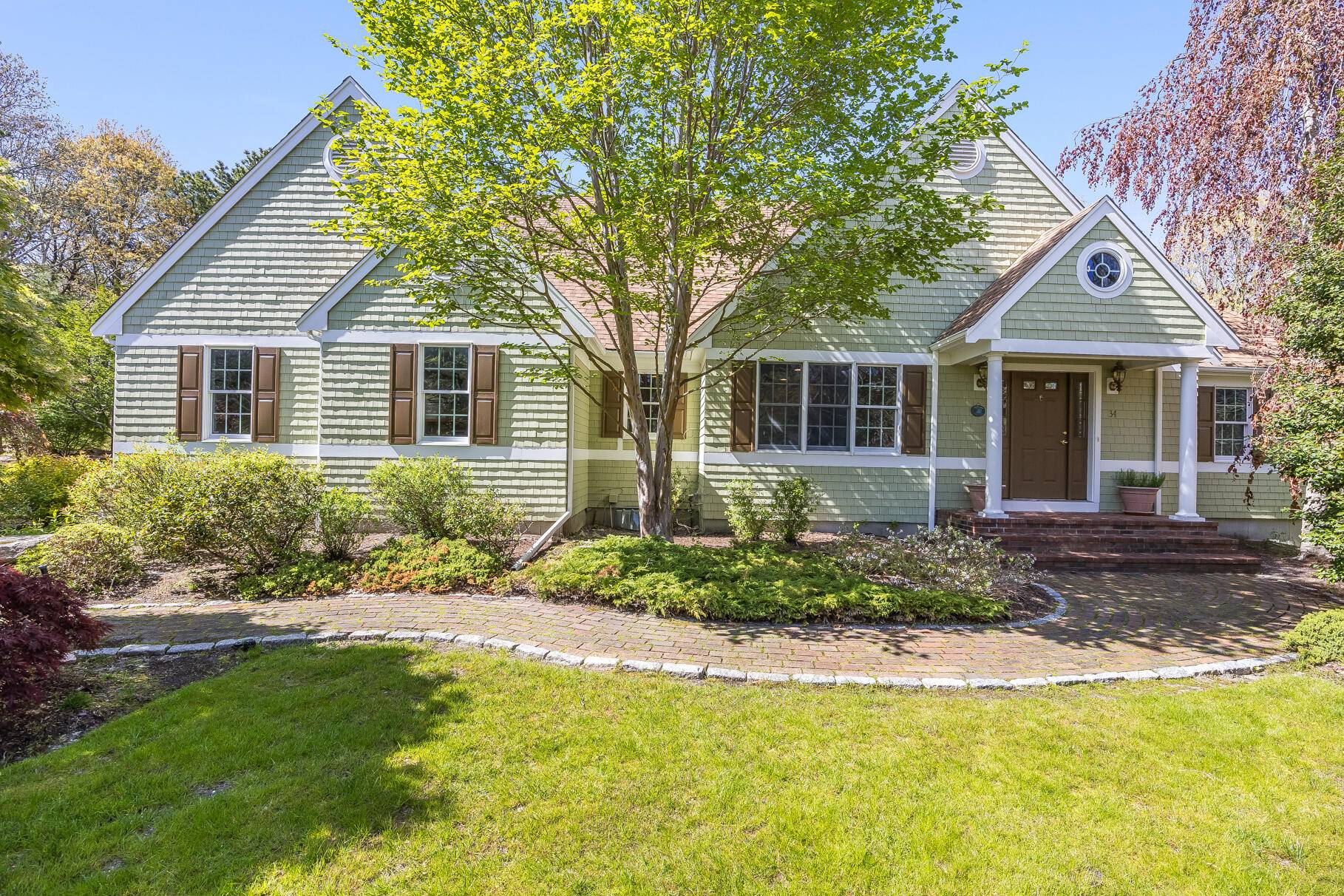 East Falmouth, MA 02536,34 Longshank Circle