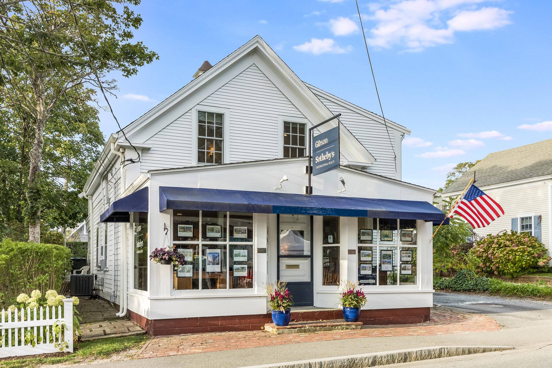 Chatham, MA 02633,409 Main Street