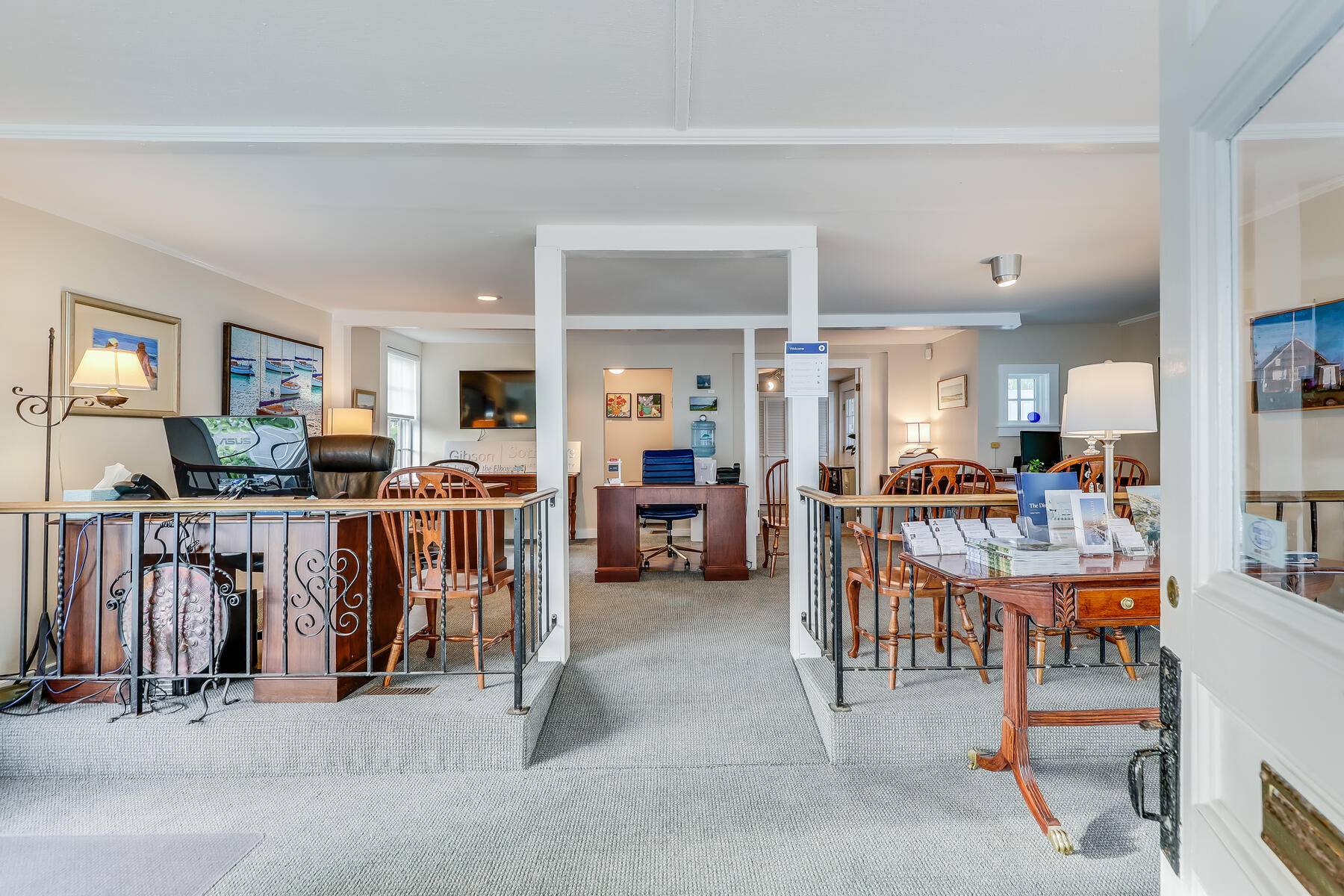 Chatham, MA 02633,409 Main Street