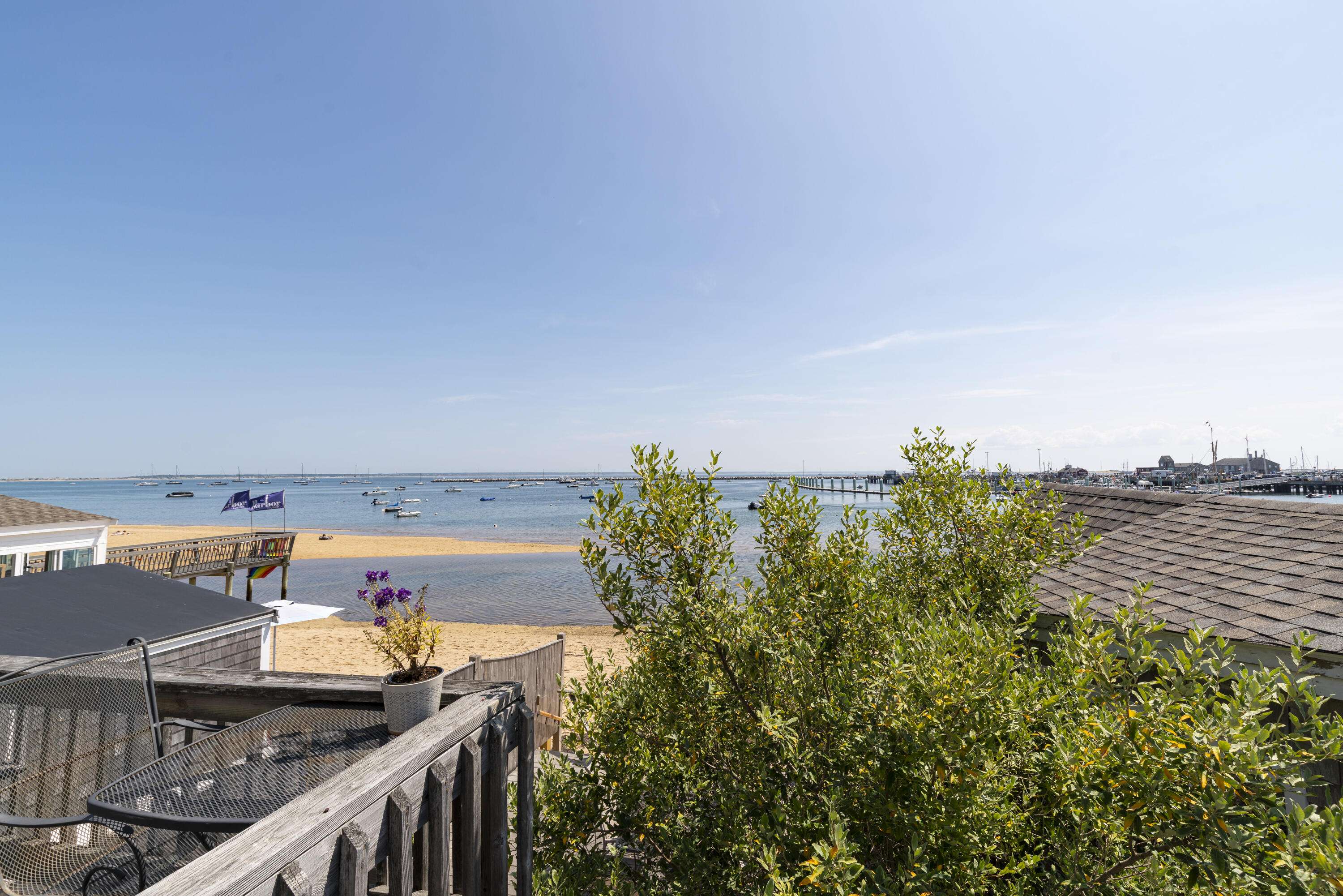 Provincetown, MA 02657,355 Commercial Street #U13