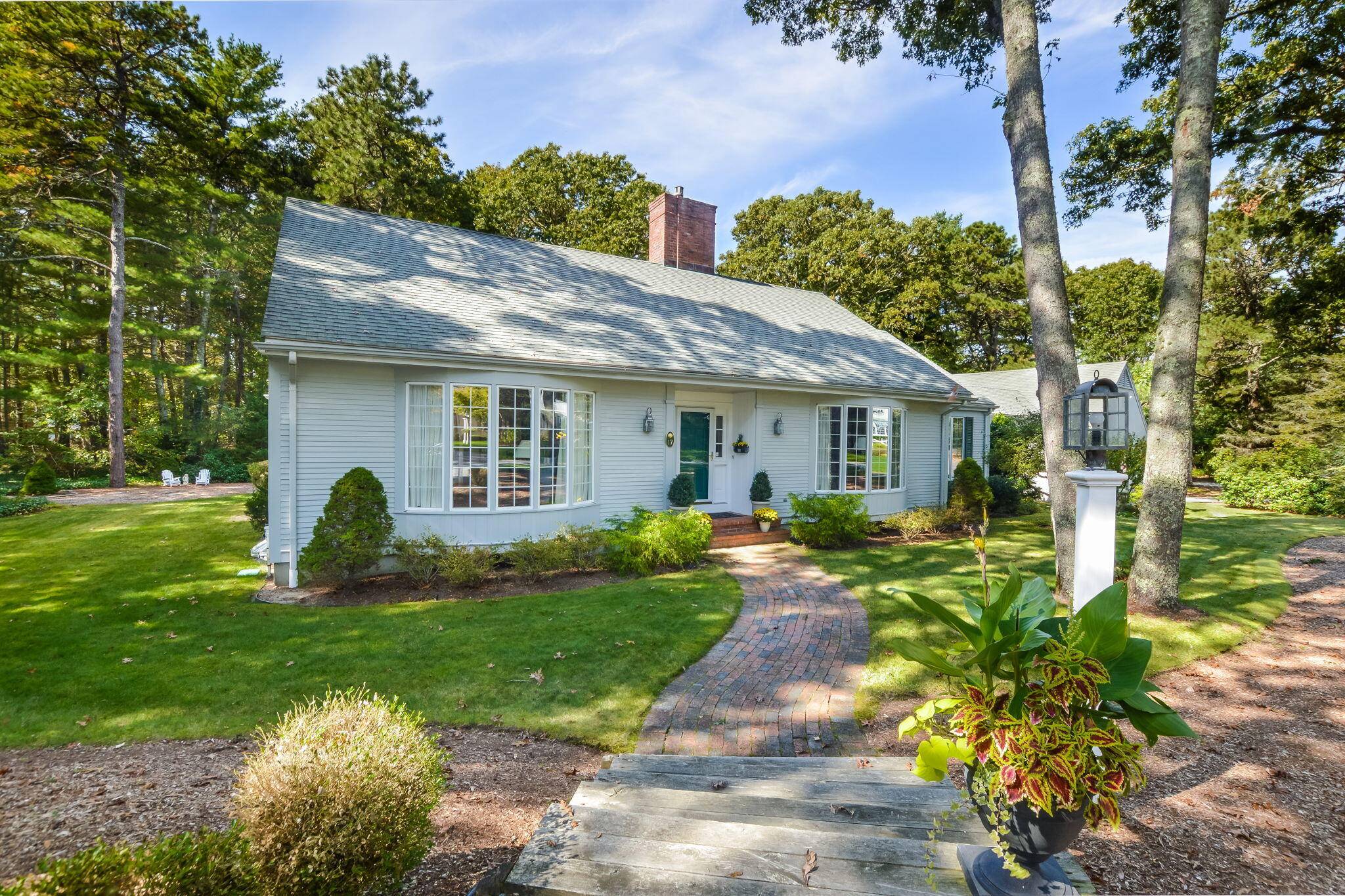 Osterville, MA 02655,17 Chine Way