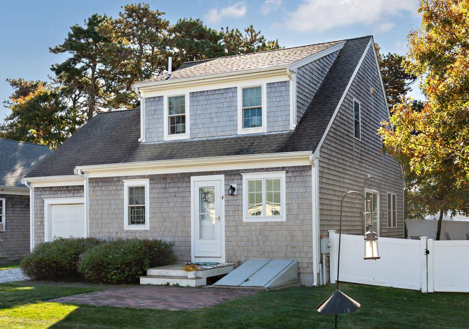 Eastham, MA 02642,4 Dory Lane