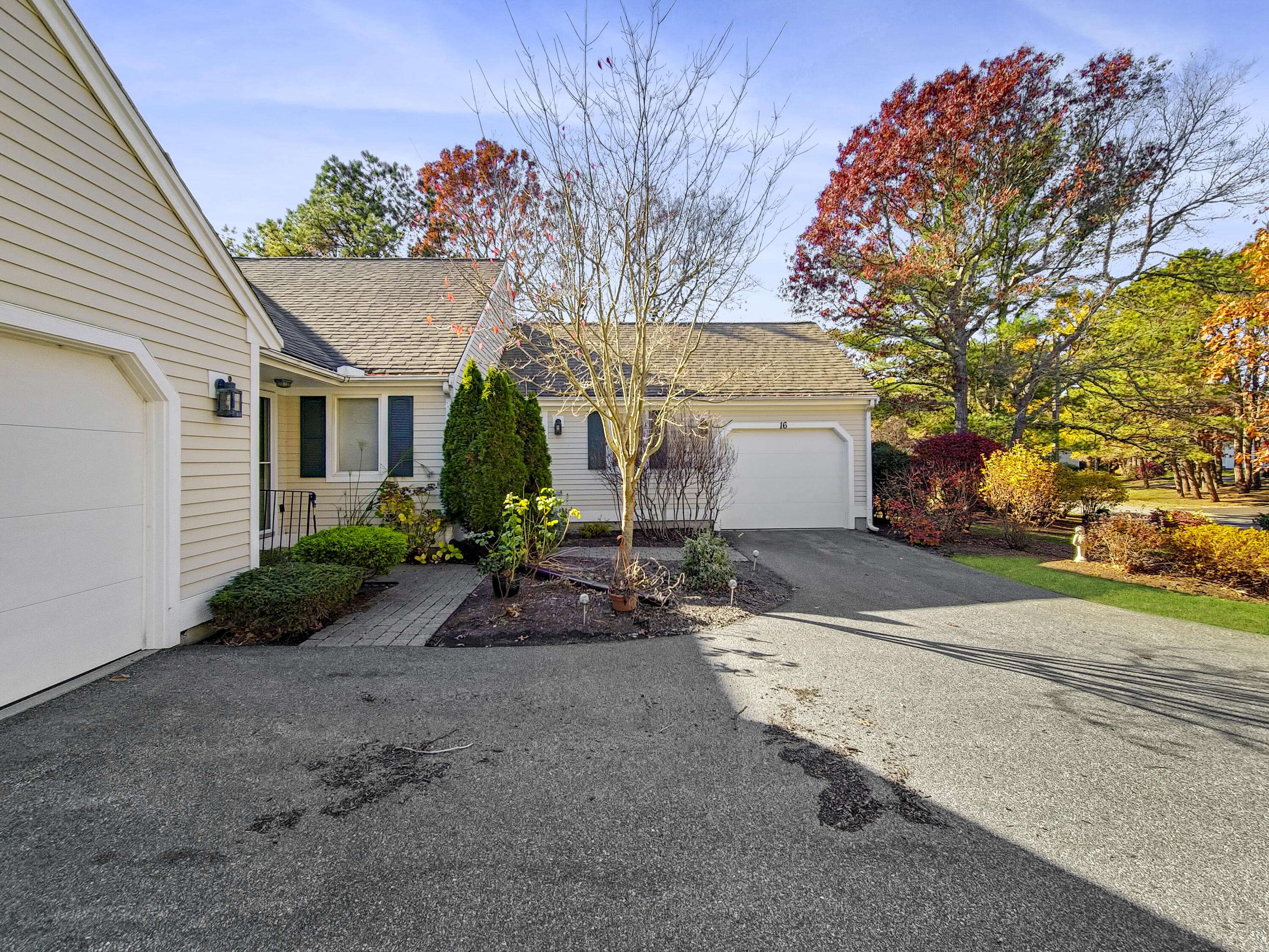 Mashpee, MA 02649,16 Mainsail Circle