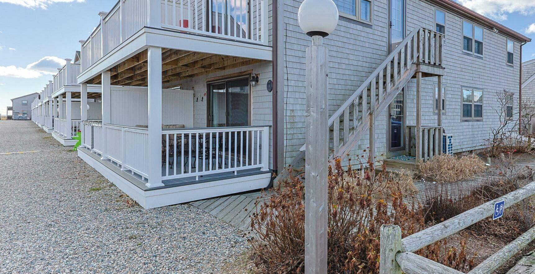 Provincetown, MA 02657,945 Commercial Street #U1B