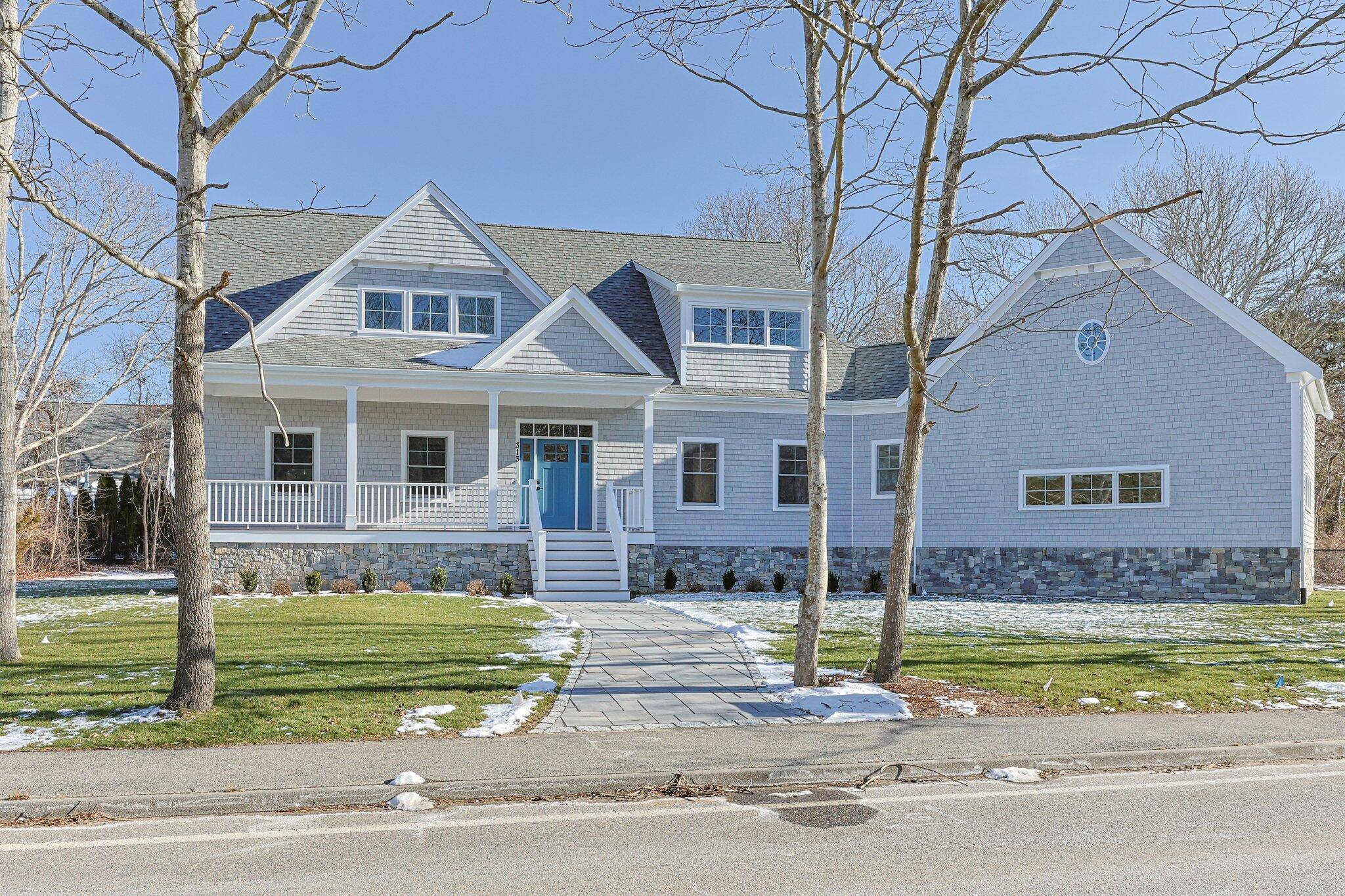 East Falmouth, MA 02536,313 Menauhant Road