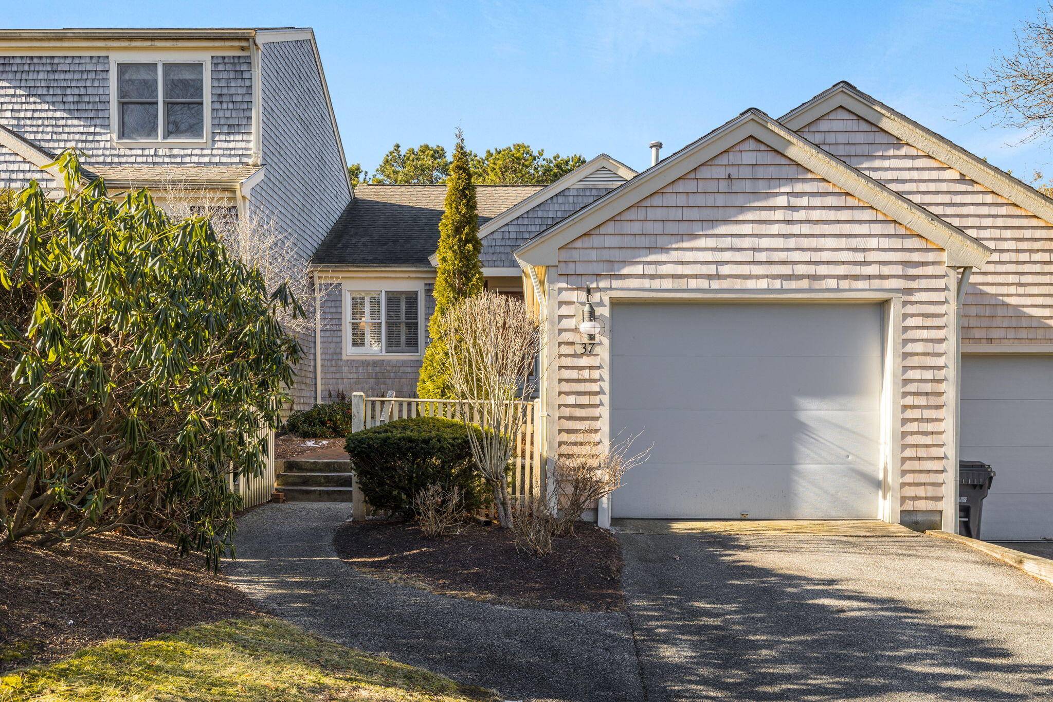 Yarmouth Port, MA 02675,37 Oak Glen Village
