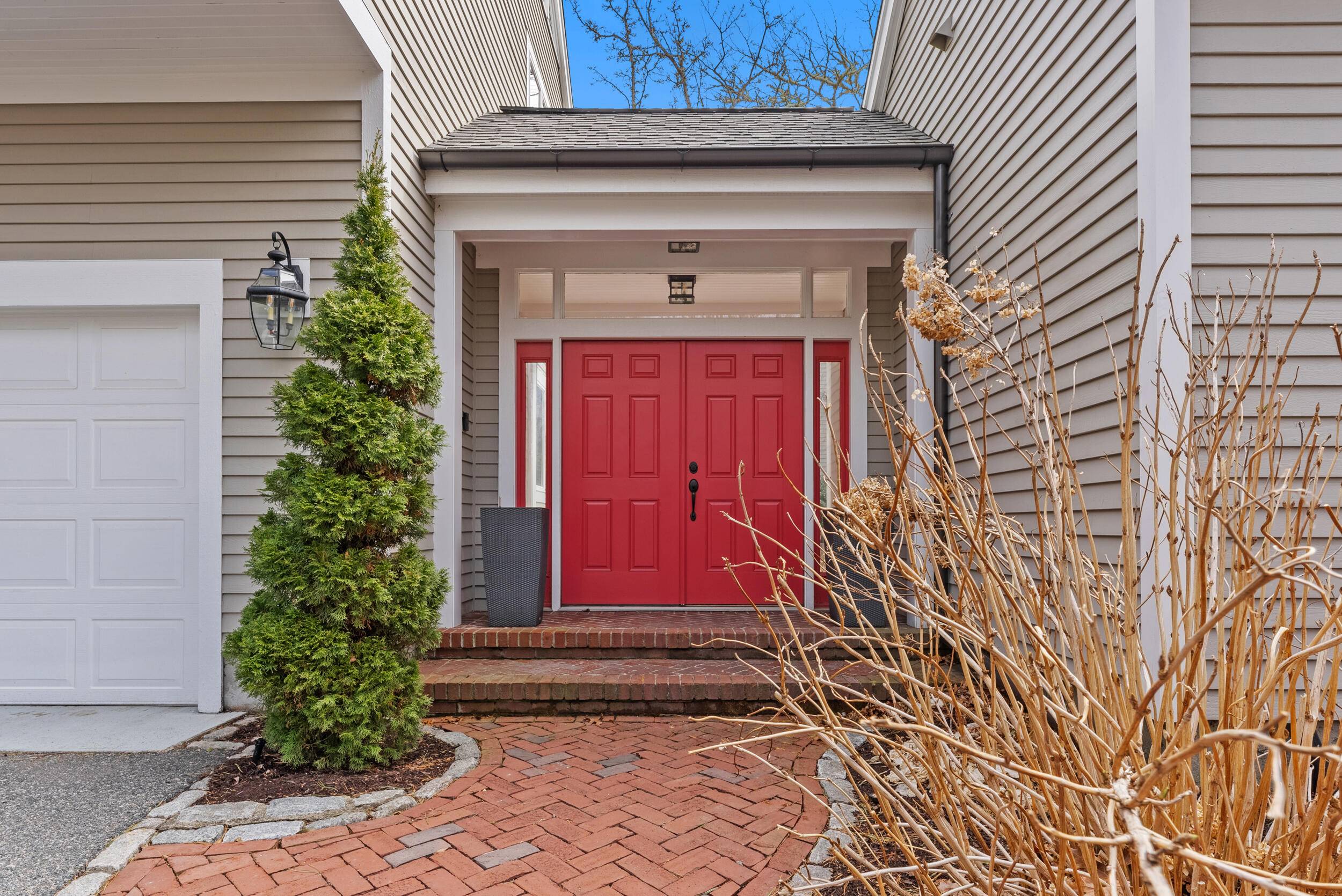 Mashpee, MA 02649,203 Willowbend Drive