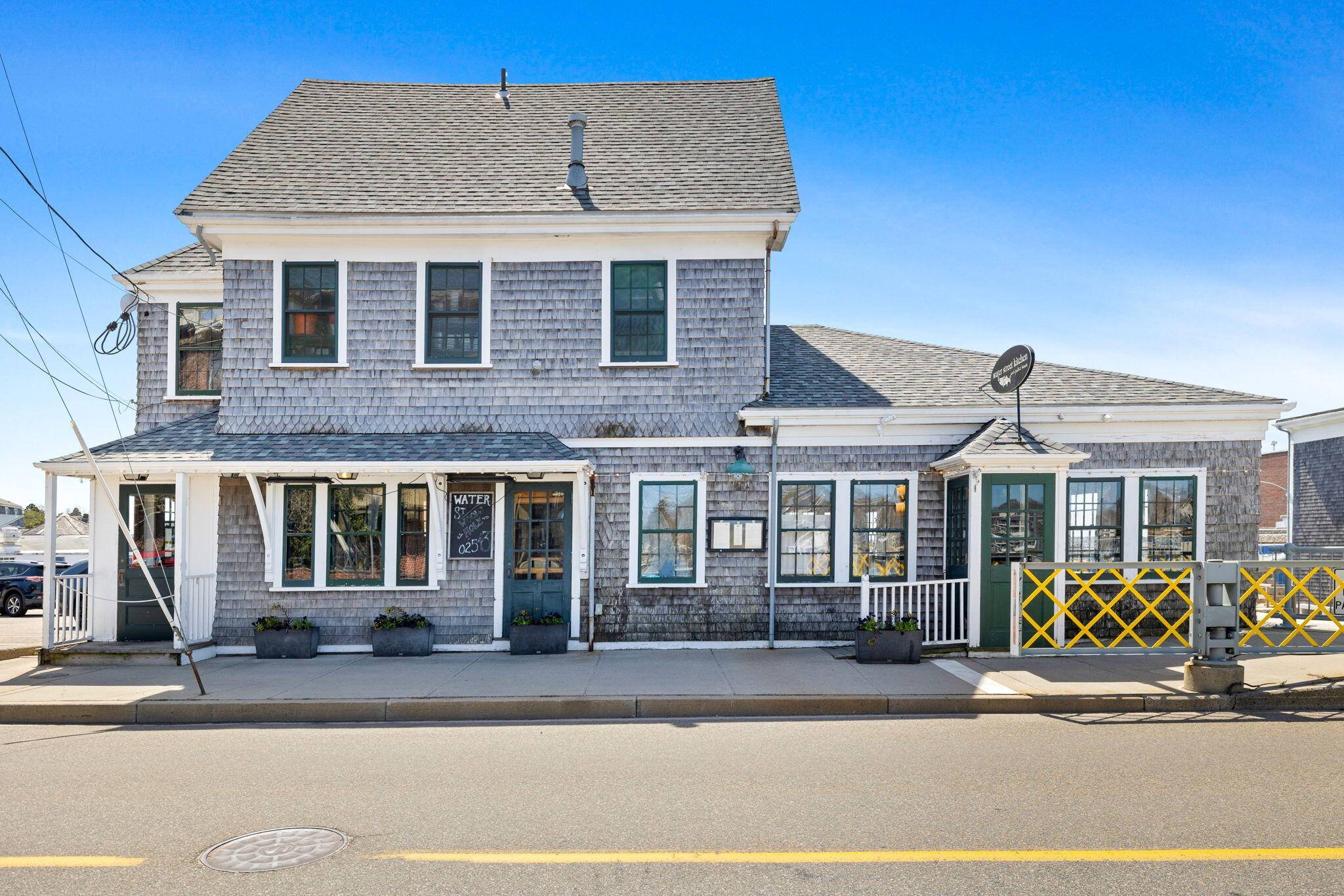 Woods Hole, MA 02543,56 Water Street