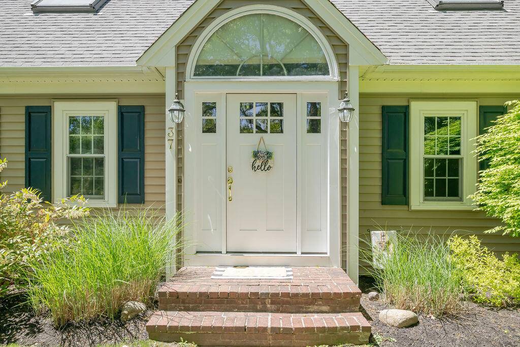 Hyannis, MA 02601,37 Square Rigger Lane