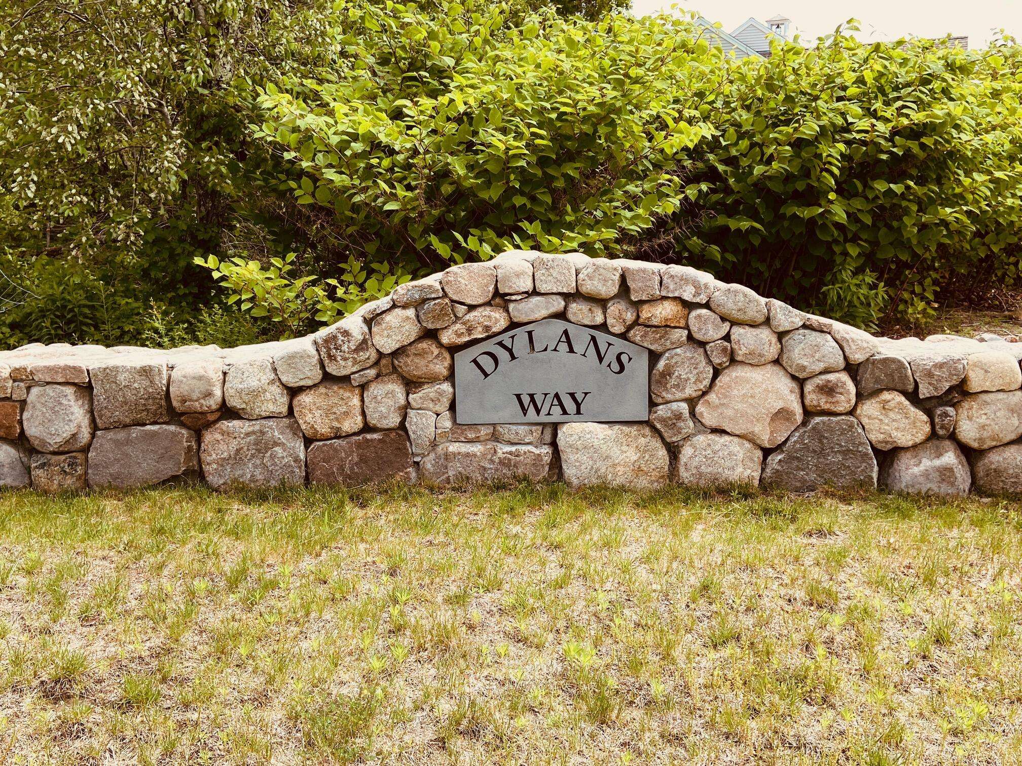 East Falmouth, MA 02536,8 Dylans Way