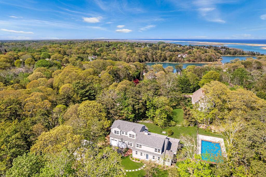 Orleans, MA 02653,2 Little Cove Lane
