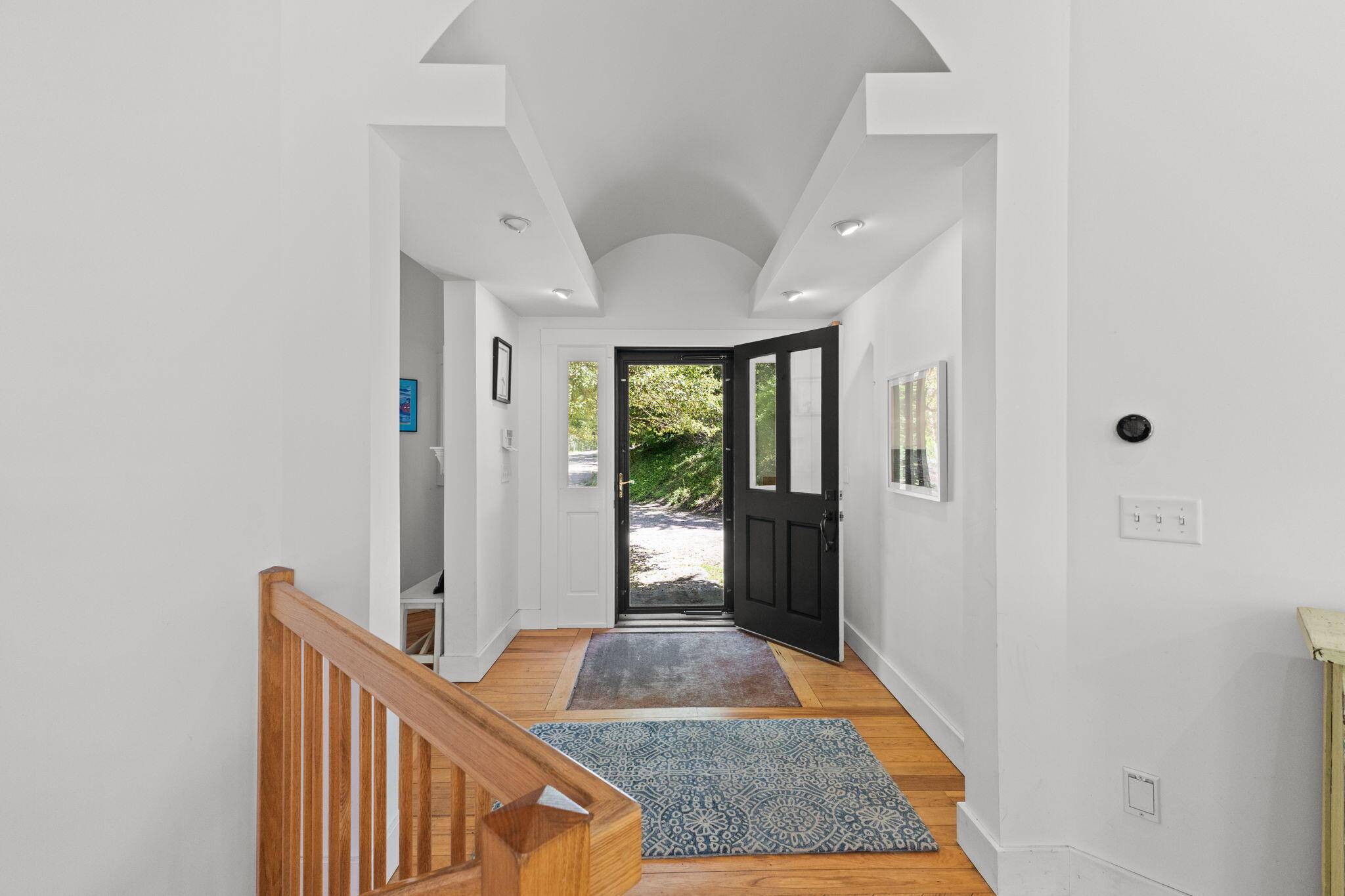 Woods Hole, MA 02543,82 Harbor Hill Road