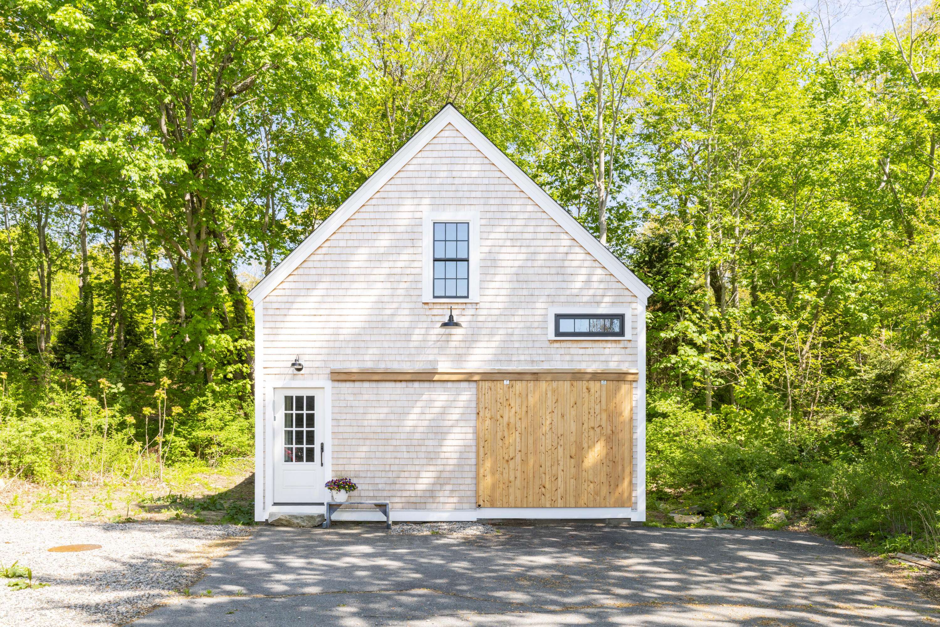 Dennis, MA 02638,831 Main Street