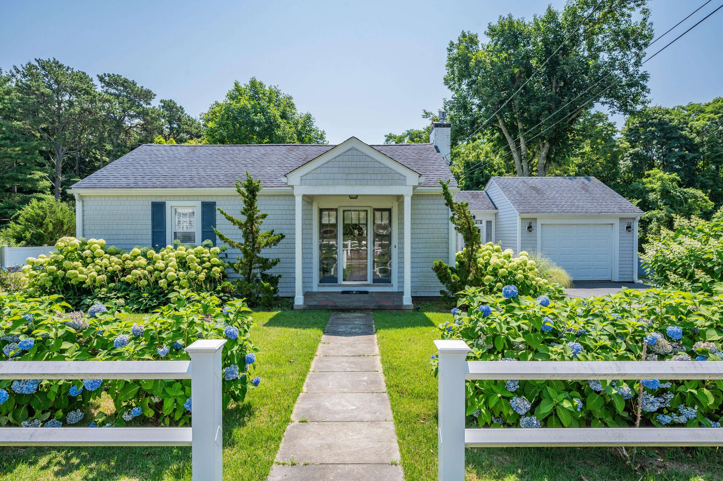 North Falmouth, MA 02556,46 Pine Street