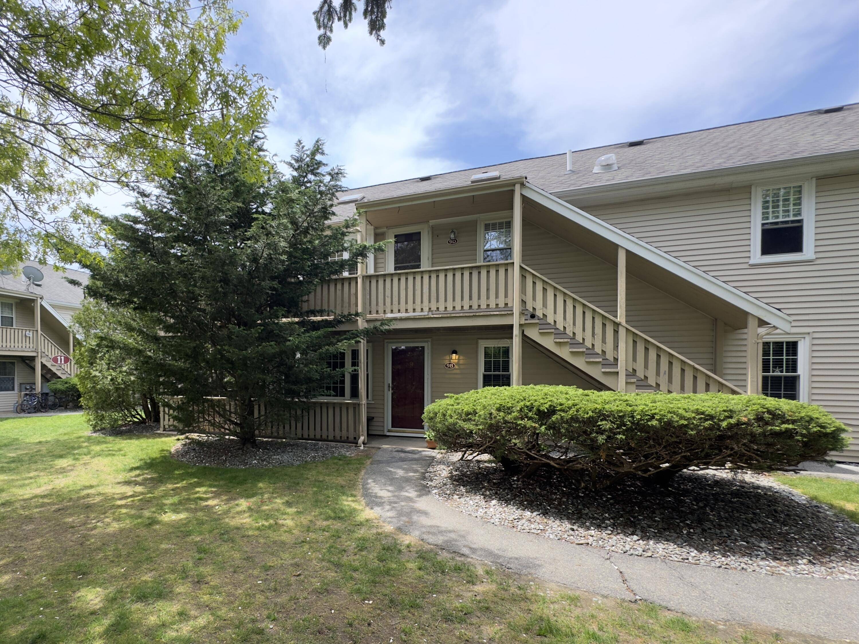 Hyannis, MA 02601,1029 Iyannough Road #9B
