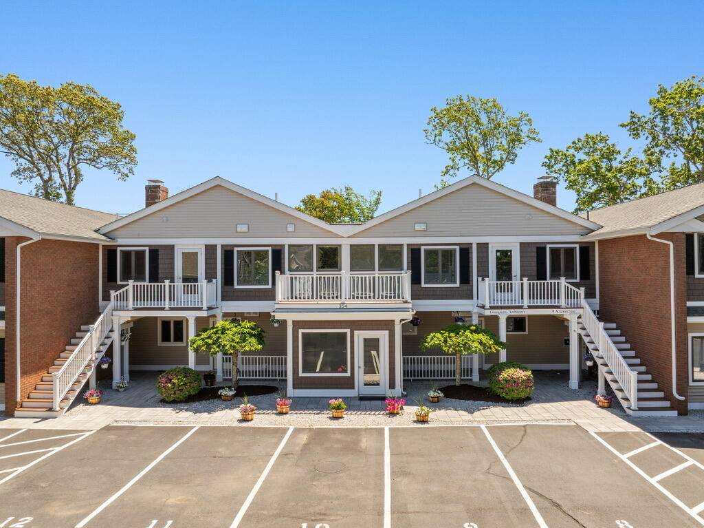 Falmouth, MA 02540,354 Gifford #1