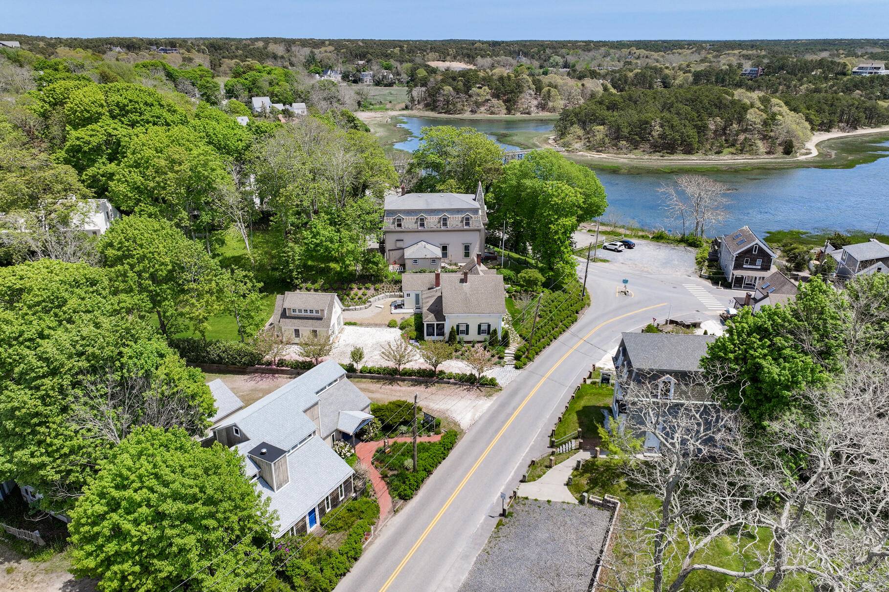 Wellfleet, MA 02667,20 Bank Street