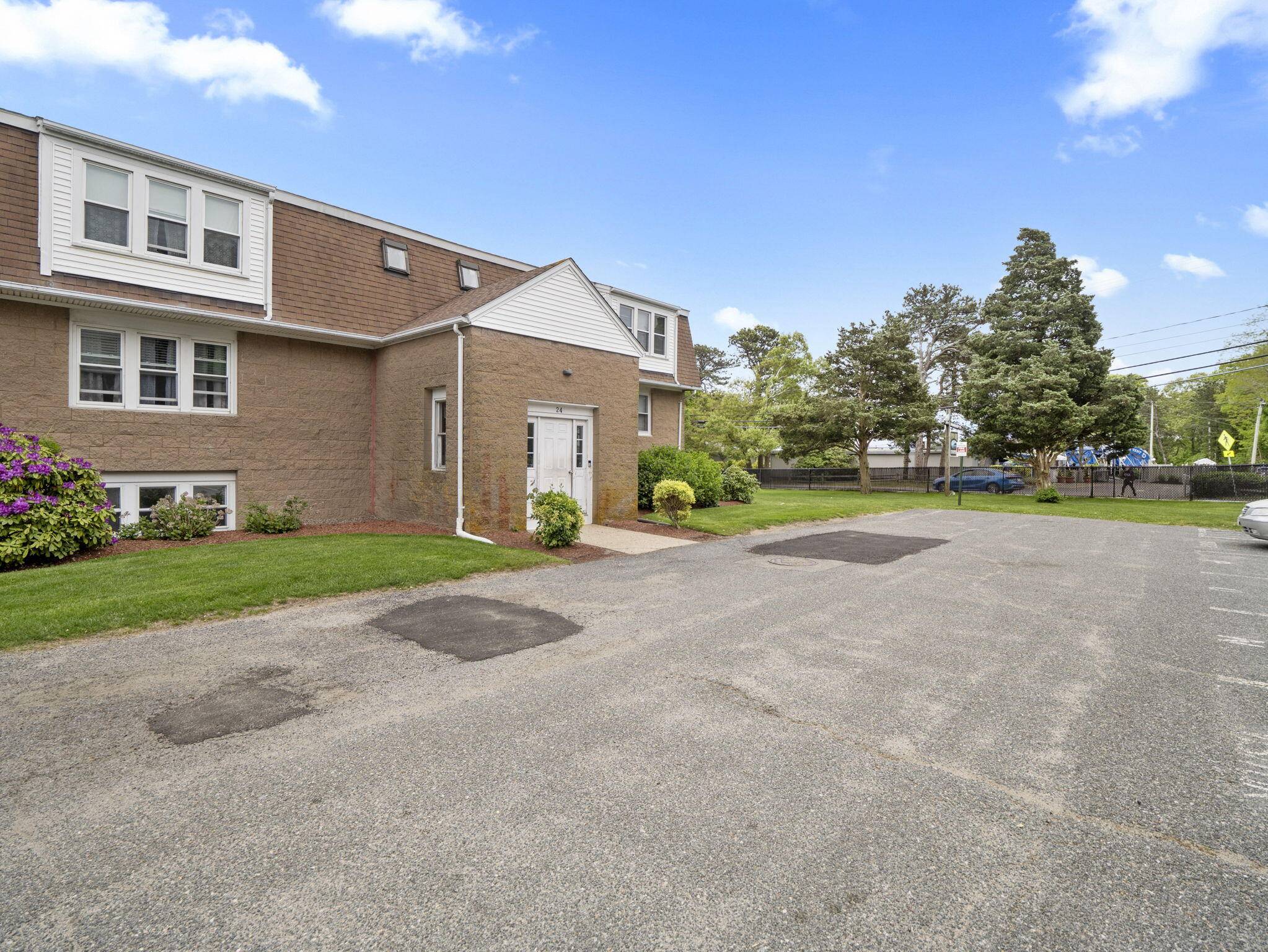 Hyannis, MA 02601,24 Betty's Pond Road #1K