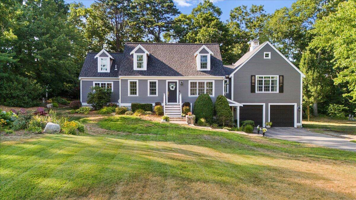 Plymouth, MA 02360,11 April Way