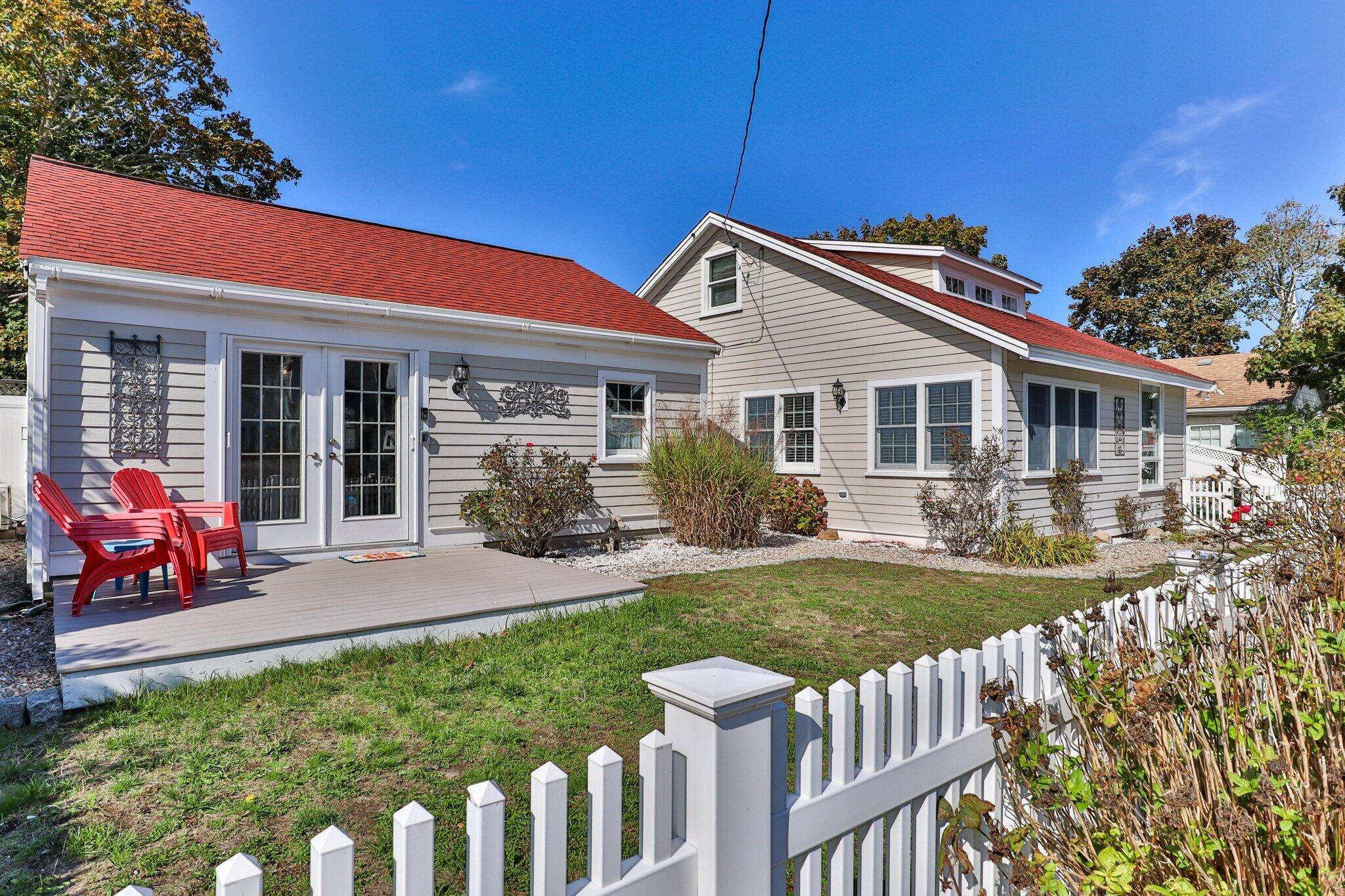 West Dennis, MA 02670,23 Doric Avenue