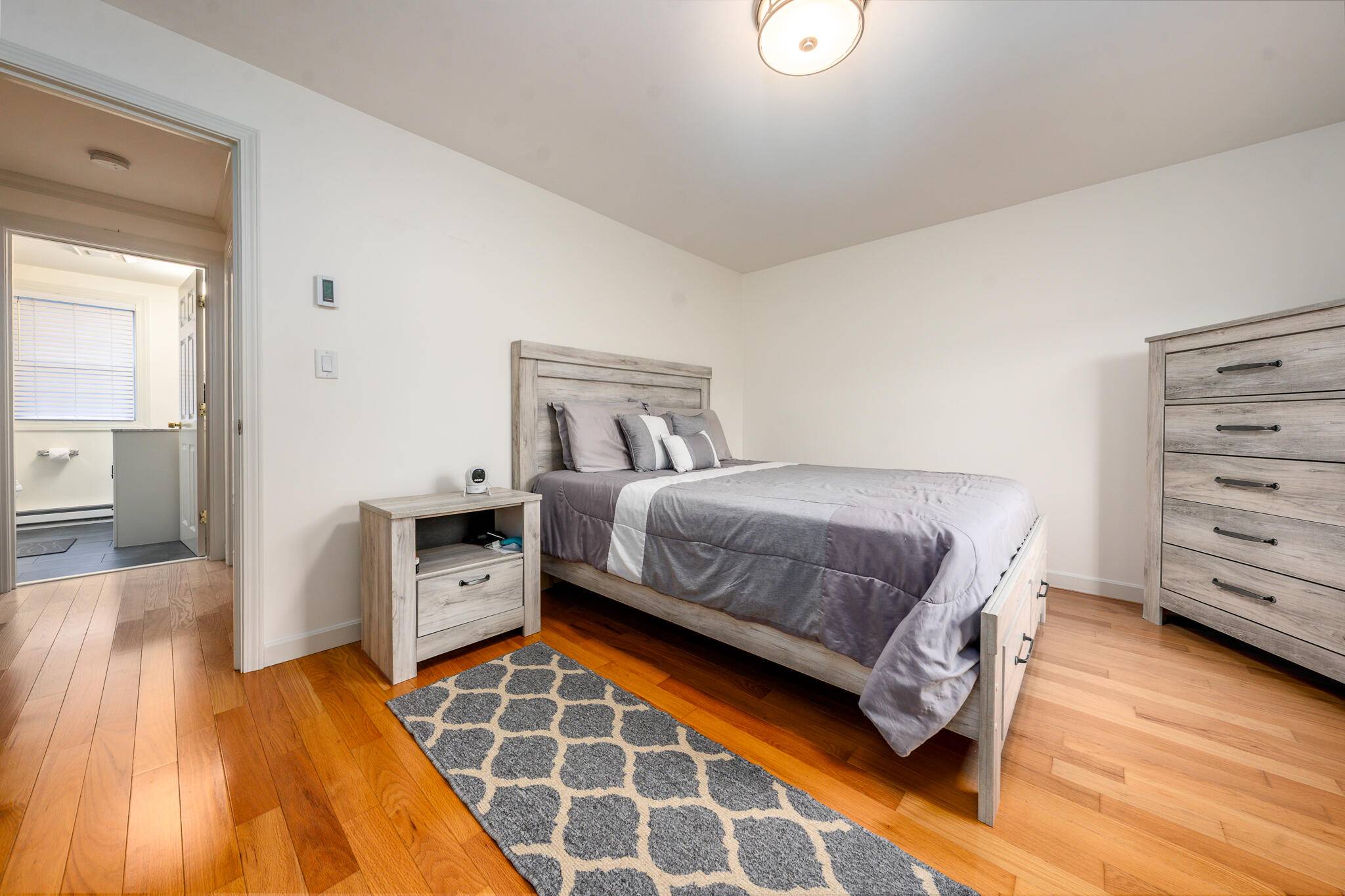 Hyannis, MA 02601,135 W Main Street #APT 45