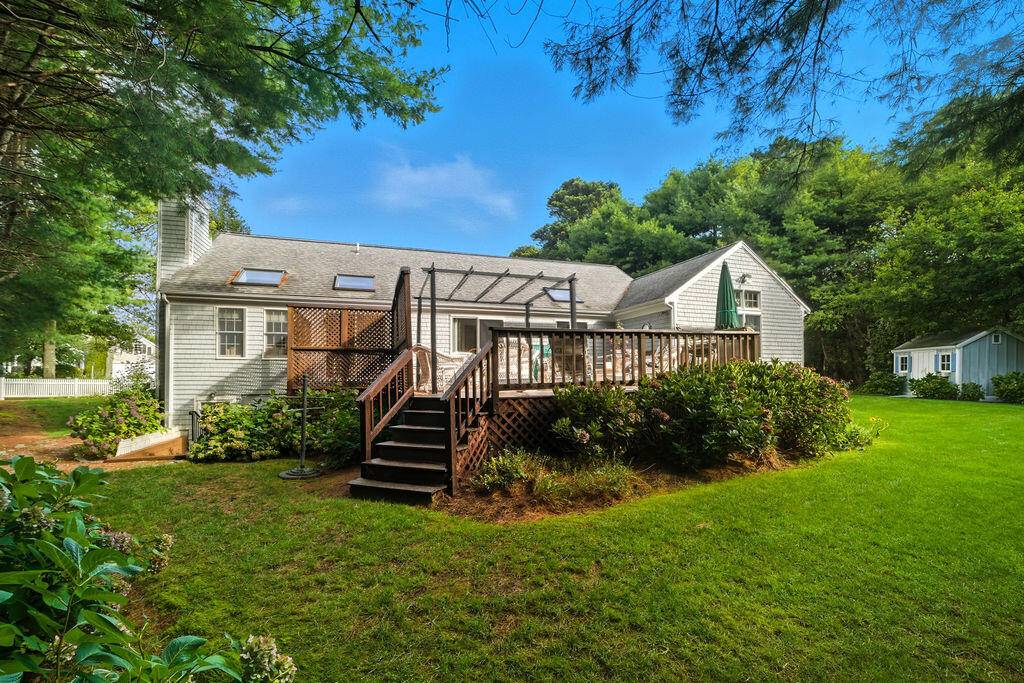 Osterville, MA 02655,139 Falling Leaf Lane