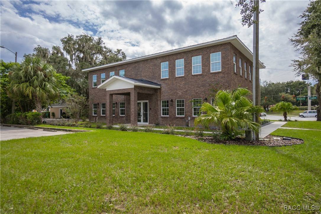 Inverness, FL 34450,101 Courthouse SQ